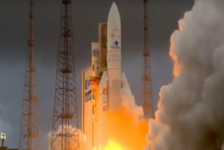 ISRO's GSAT-30 satellite launched from French Guiana  GSAT-30  ISRO  ജിസാറ്റ്- 30  ജിസാറ്റ്- 30 വിക്ഷേപണം വിജയകരം  ISRO NEWS