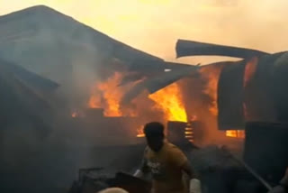 wood warehouse in Solapur is under heavy fire