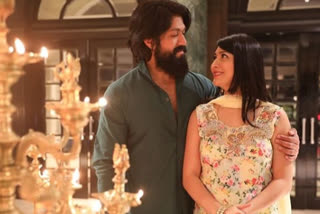 KGF Star Yash And wife Radhika Pandit romantic dance on bollywood song