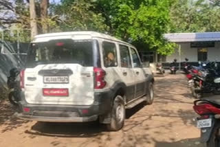 Official Vehicle of Iringalakuda RDO The court confiscated  ഇരിങ്ങാലക്കുട ആര്‍ഡിഓയുടെ ഔദ്യോഗിക വാഹനം കോടതി ജപ്തി ചെയ്തു  ഇരിങ്ങാലക്കുട  The court confiscated  Official Vehicle of Iringalakuda RDO