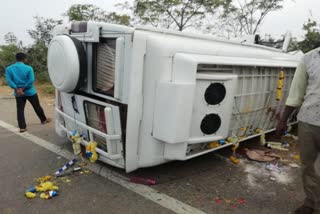 Tempo Traveller overturned which on the way to Sabarimala