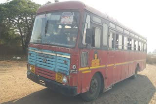 bhusawal-pune-bus-conductor-drunk-in-bus-in-auranagabad