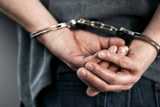 Tilak Marg Police arrested two gangsters