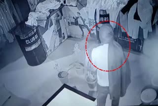 robbery-in-a-textile-shop in fatehabad