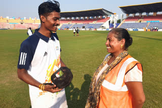 খেল' ইণ্ডিয়াত চৰ্চা লাভ কৰা এগৰাকী ছাফাই কৰ্মী