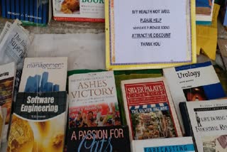 நடைபாதை புத்தகங்கள், street book shops, chennai book fair, சென்னைப் புத்தகக் கண்காட்சி, platform book shop story in chennai special report, special report on platform book shops