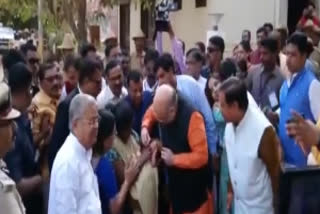 Amit Shah administers polio drops to child in Hubballi