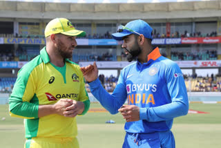 Australia won the toss and Chooses to Bat against India