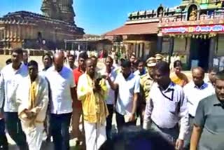 h-d-kumaraswamy-visit-to-sharadha-temple-today