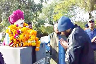 राइडर्स ग्रुप ने शहीदों को दी श्रद्धांजलि,  Riders group paid tribute to the martyrs