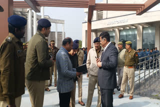 CP office waiting for inauguration at noida