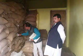 food-minister-took-action-on-ration-shops-in-indore