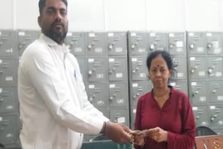 Railway Ticket Collector honesty appreciated by the public