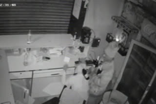 theft-incident-in-beer-bar-was-filmed-on-cctv