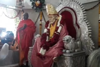 maha-aarti-was-performed-at-sai-baba-temple-in-pathari