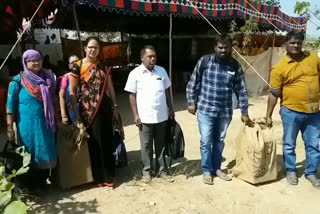 Officers distributing election materials in Wanaparhy District