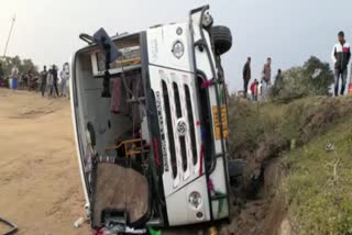 MORAN_KHOWANG_RAOD ACCIDENT_injured 25