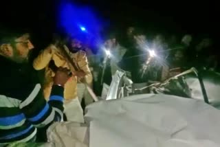 car accident in shahjahanpur, सड़क हादसे में 5 लोगों की मौत, शाहजहांपुर में सड़क हादसा