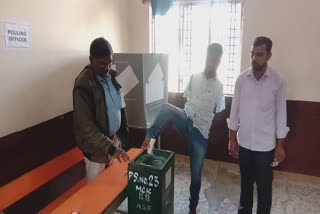 handicapped person voted with legs in kagaznagar