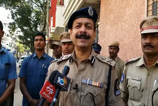 additional commissioner of police visited Dabeerpura municipality in hyderabad