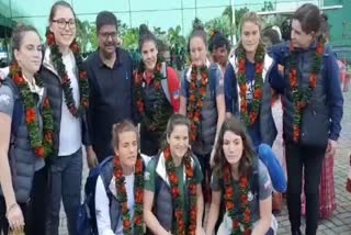 रांचीः झारखंड के सौ आदिवासी हॉकी महिला खिलाड़ियों को अमेरिकन यूनिवर्सिटी की छात्राएं देंगी विशेष प्रशिक्षण