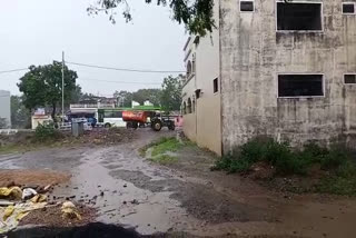 Heavy rains in the district with strong wind