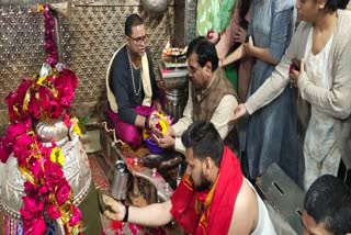 minister-lakhan-ghanghoriya-seeks-blessings-of-baba-mahakal-in-ujjain