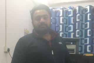 delhi police arrest wanted miscreants