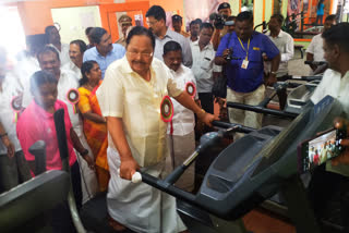 Durai Murugan Exercised on the treadmill