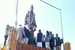 सुभाष चंद्र बोस की प्रतिमा का अनावरण