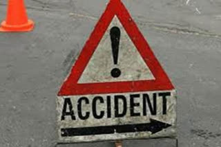 5 members of family injured in car-truck collision in J-K's Ramban  ശ്രീനഗറിൽ കാർ ട്രക്കുമായി കൂട്ടിയിടിച്ച് അഞ്ച് പേർക്ക് പരിക്ക് റാമ്പാൻ  കശ്മീരിൽ കാർ ട്രക്കുമായി കൂട്ടിയിടിച്ച് അഞ്ച് പേർക്ക് പരിക്ക്