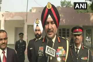 The Northern Army Commander, Lt Gen Ranbir Singh visited forward posts on the Line of Control to review the overall security scenario in the Kashmir Valley.