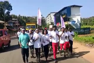 long run  sfi dyfi workers  nilampur  മനുഷ്യ മഹാ ശൃംഖല  ഡിവൈഎഫ്ഐ-എസ്എഫ്ഐ പ്രവര്‍ത്തകര്‍  ലോങ് റൺ