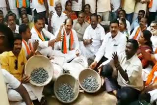 அரும்பார்த்தபுரம் ரயில்வே மேம்பாலப் பணிகள், BJP protest, arumparthapuram railway bridge work