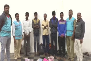 ttd-vigilance-caught-the-red-sandal-coolies-in-tirumala