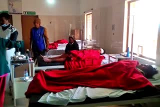 39 Worker injured in pickup overturning in Surajpur