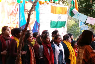 Protesting women wrote post cards to PM Modi and President