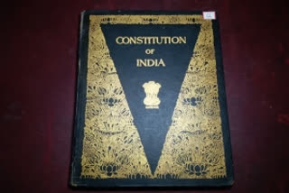 Gwalior central library  original copy of Constitution Indian Constitution  ഇന്ത്യന്‍ ഭരണഘടന  ഗ്യാളിയാറിലെ ലൈബ്രറി  മധ്യപ്രദേശ്‌ ഗ്യാളിയാര്‍ ഭരണഘടന ശില്‍പികള്‍