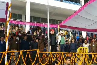 Education Minister Kanwarpal Gurjar hosted the national flag in sirsa