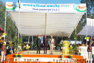 Labor Minister Mahendra Singh Sisodia hoisted the flag