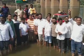 agitation by flood victims in sangli