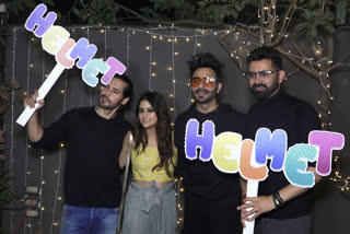 Helmet Wrap up Party, Aparshakti Khurana film Helmet, Aparshakti Pranutan Bahl film Helmet Wrap up Party, Helmet shoot complete, Aparshakti sex comedy wrap up, अपारशक्ति खुराना हेलमेट शूटिंग पूरी, अपारशक्ति खुराना हेलमेट रैप-अप पार्टी, सेक्स कॉमेडी हेलमेट, अपारशक्ति प्रनूतन बहल हेलमेट शूटिंग पूरी रैप-अप पार्टी