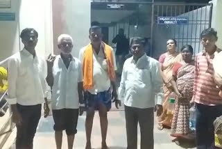 mad dog bite 9 members in vuravakonda at ananthapuram district