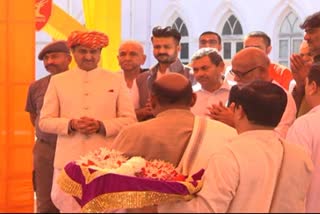 morari bapu gave blessing to mandhashinh in rajkot