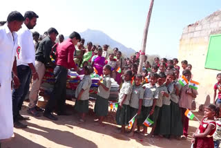 TN: Villagers form wooden flagpole to celebrate 71st R-Day