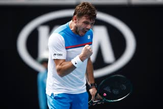 stan-wawrinka-edges-daniil-medvedev-to-enter-quarterfinals