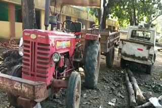 tractor trolley loded with Sand seized in bdhamalhra chhatrpur