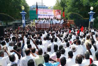 in-nagai-and-thiruvarur-more-than-1000-famers-and-dmk-members-protested-against-hydrocarbon