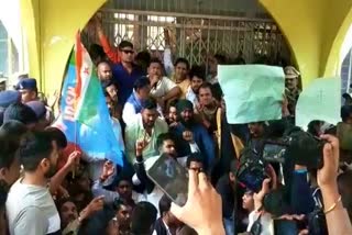 congress and nsui protest in gurughasidas university bilaspur