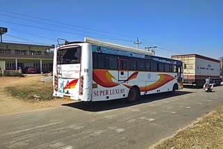 the-bus-lorry-collided-in-chikballapura